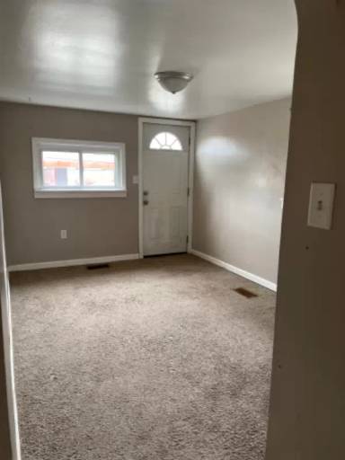 Main picture of 215 N 3rd St