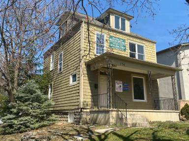 Main picture of 136 E Norwich Ave