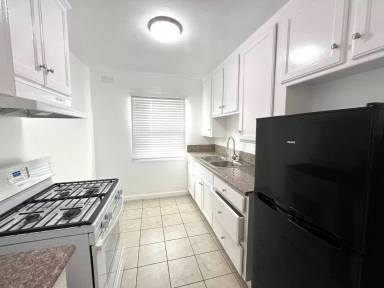 Main picture of 2051 Cedar Ave