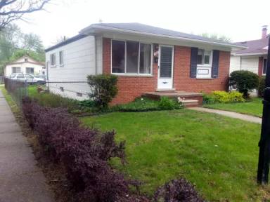 Main picture of 168 Massoit St