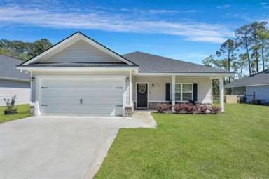 Main picture of 165 Pineland Rd