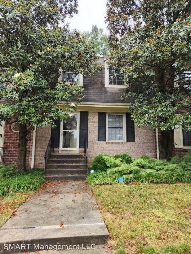 Main picture of 5908 Westchester Park Dr