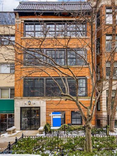 Main picture of 1433 N Dearborn St