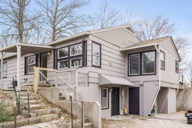 Main picture of 2649 S Sterling Ave