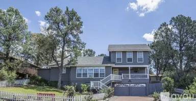 Main picture of 905 S Pinecone St