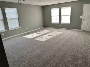 Main picture of 715 Meadow Ln