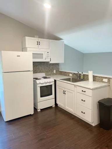 Main picture of 638 W Elmira St