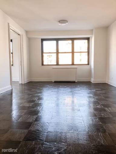 Main picture of 16 E 12th St