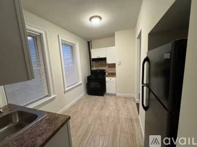 Main picture of 100 75th St