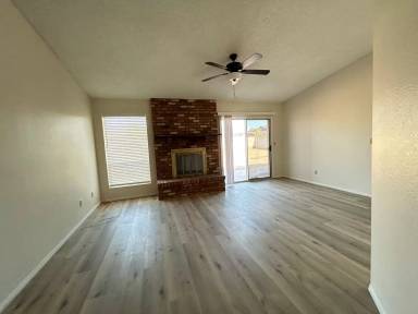 Main picture of 3926 W Willow Ave