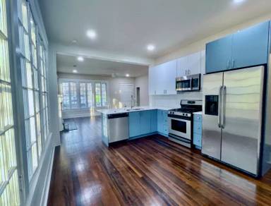 Main picture of 811 W 30th St
