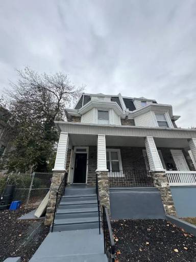 Main picture of 529 E Brinton St