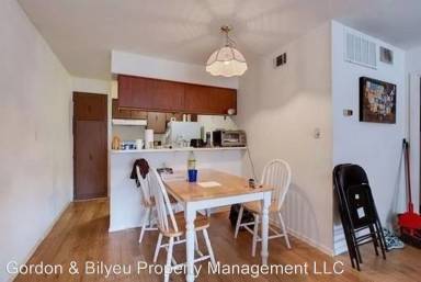 Main picture of 2207 Leon St