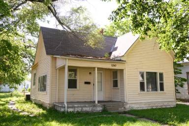 Main picture of 1221 S Saint Francis St