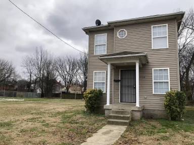Main picture of 2504 W Madison St