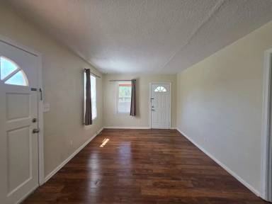 Main picture of 203 SE Syrcle Dr