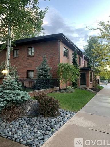 Main picture of 1101 S Gaylord St