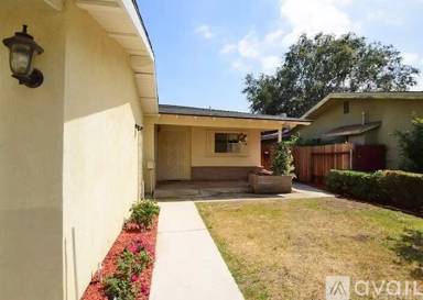 Main picture of 17585 Vine St