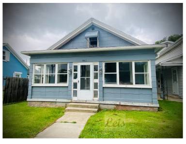 Main picture of 441 Riverside Dr