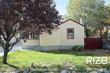 Main picture of 2742 S Cyprus Ln