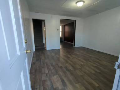 Main picture of 1529 W King St