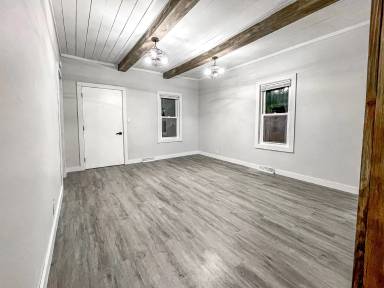 Main picture of 344 1st St