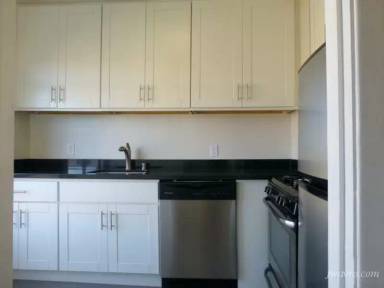 Main picture of 52 Anzavista Ave