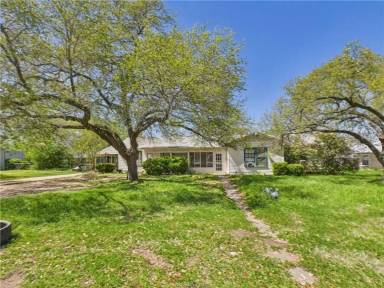 Main picture of 722 Garden Acres Blvd