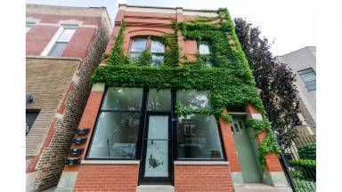 Main picture of 2203 W Erie St
