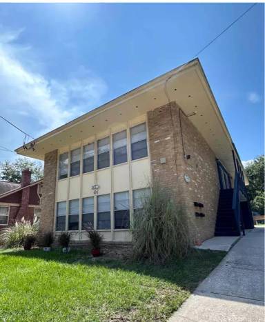 Main picture of 38777 Herschel St