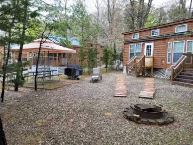Main picture of 724 Monmouth Rd