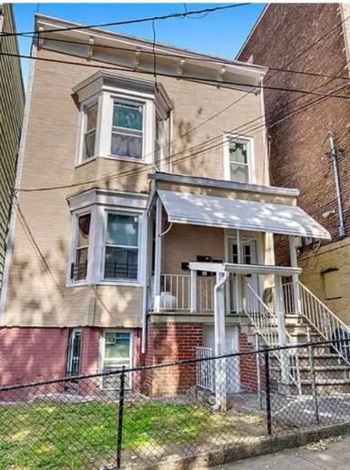Main picture of 61 Poplar St