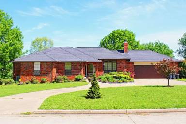 Main picture of 8345 Meadowside Ln