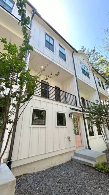 Main picture of 193 Chestnut Cir