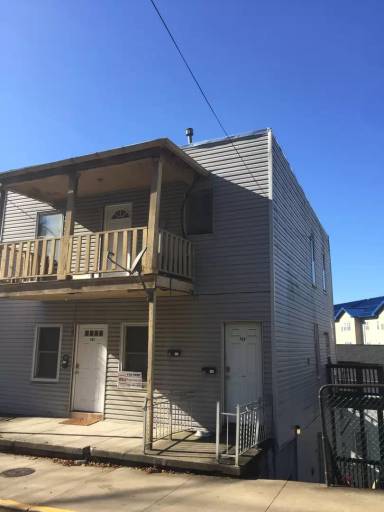 Main picture of 499 Locust Ave