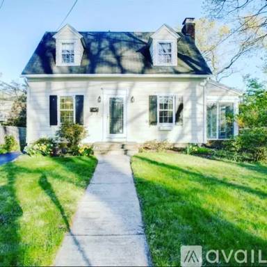 Main picture of 15 Rockland Rd