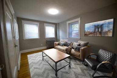 Main picture of 10 Dow St
