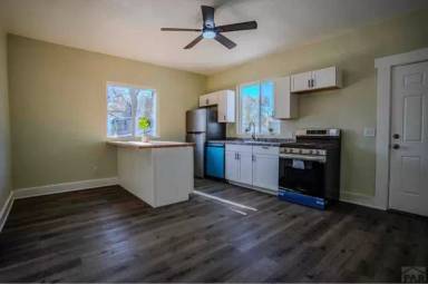 Main picture of 518 1/2 Iowa Ave