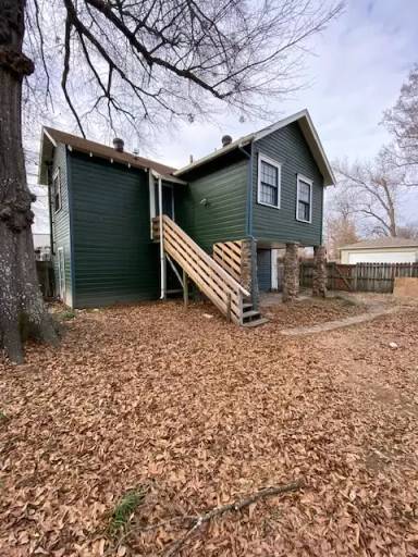 Main picture of 521 1/2 Willow St