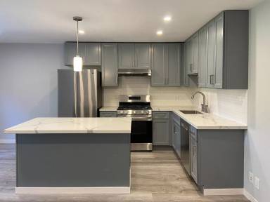 Main picture of 1855 Oak St