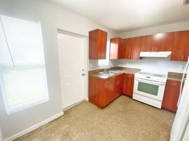 Main picture of 90 NW 32nd Ave