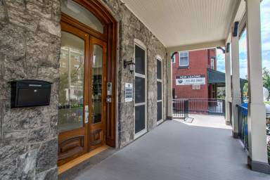 Main picture of 4104 Walnut St