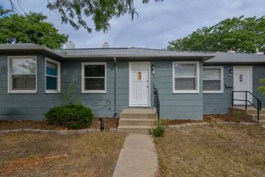 Main picture of 125 W Grant Ave