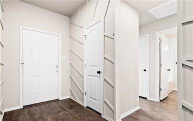 Main picture of 1778 Dryden Ave