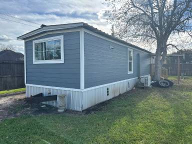 Main picture of 1301 Avenue A