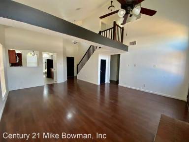 Main picture of 211 Stallion Dr