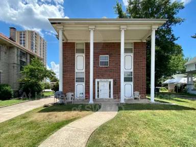 Main picture of 808 E Walnut St
