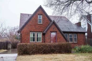 Main picture of 353 N Oliver Ave