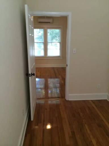 Main picture of 909 SW 5th Ave