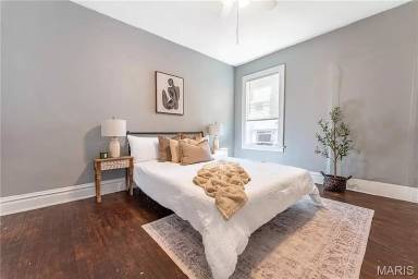 Main picture of 3540 Michigan Ave